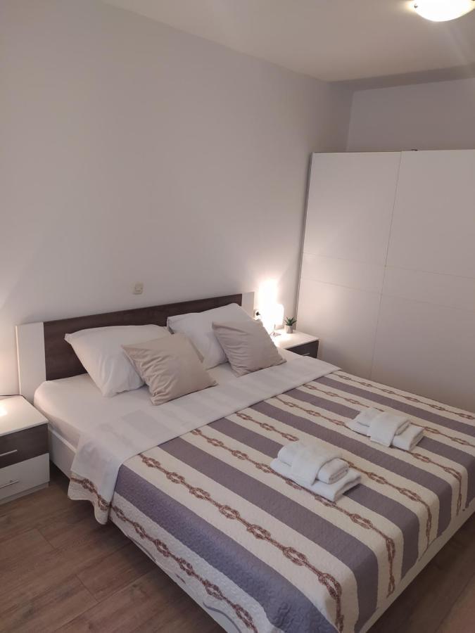 Apartment & Rooms Poppy Rose Zadar Exterior photo