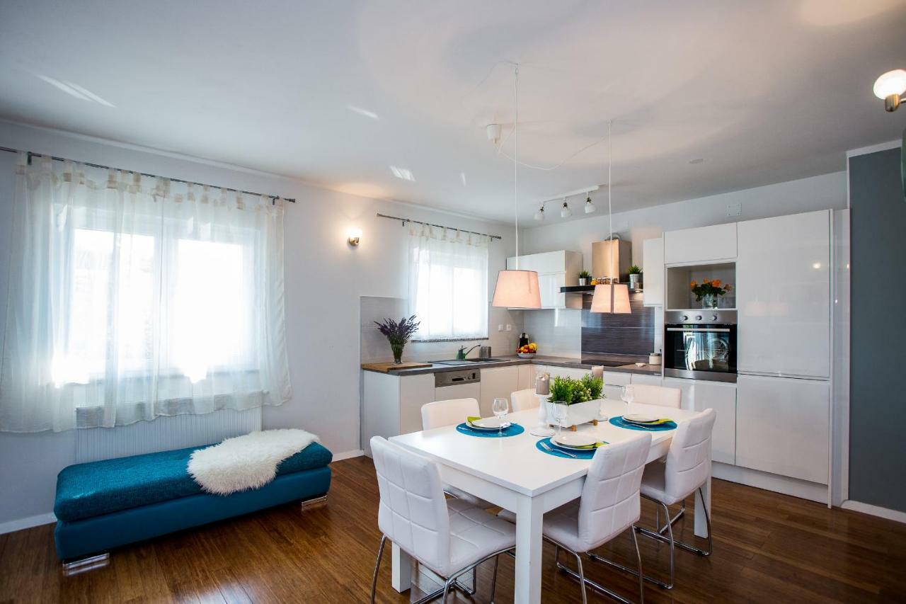 Apartment & Rooms Poppy Rose Zadar Exterior photo