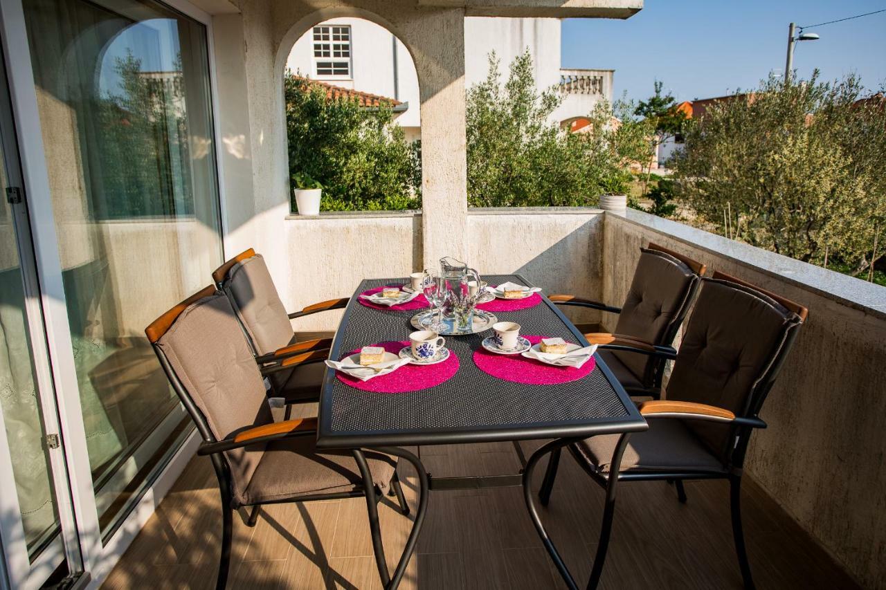 Apartment & Rooms Poppy Rose Zadar Exterior photo